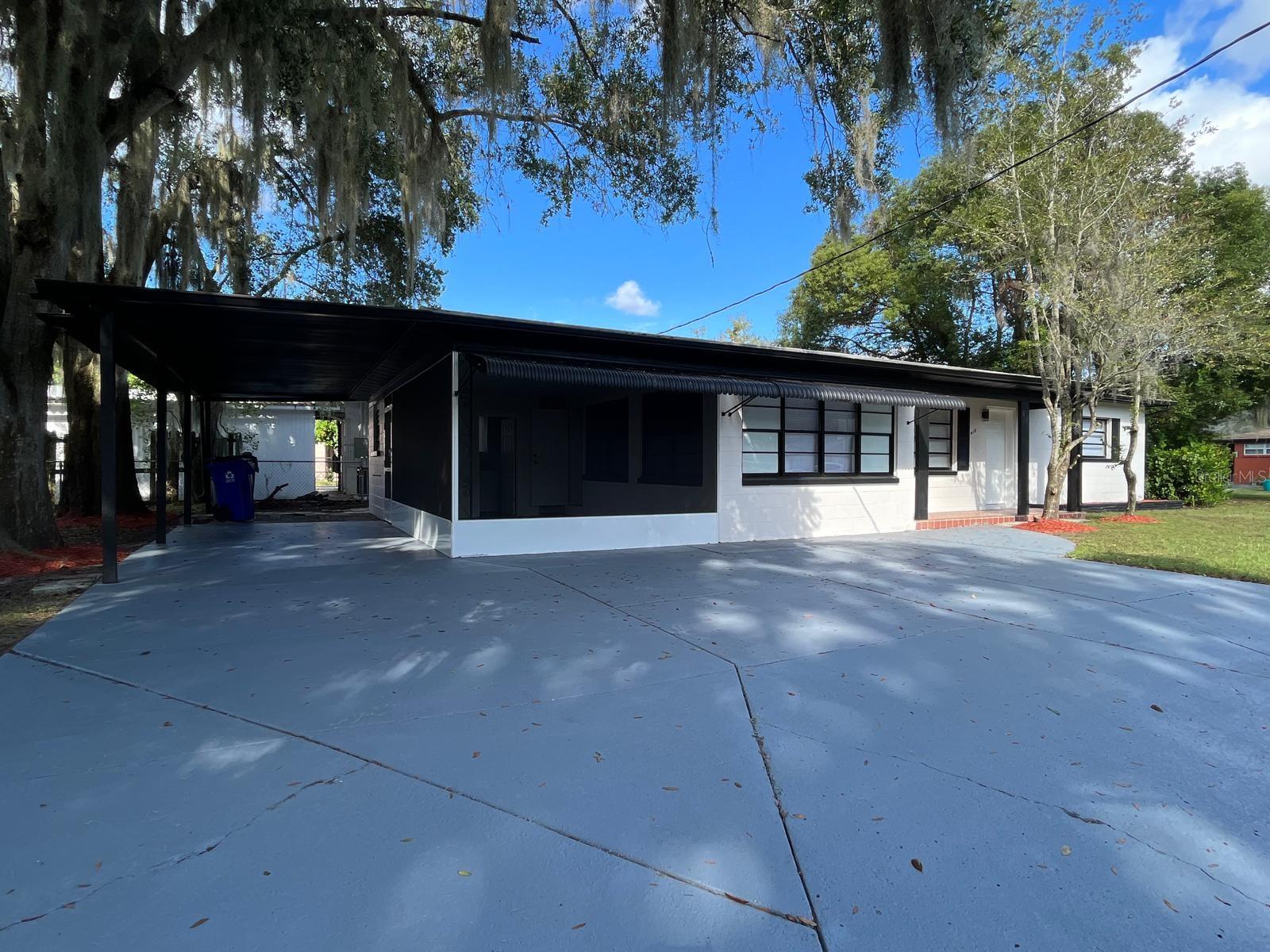 Image 4 of 8 For 415 Oak Drive