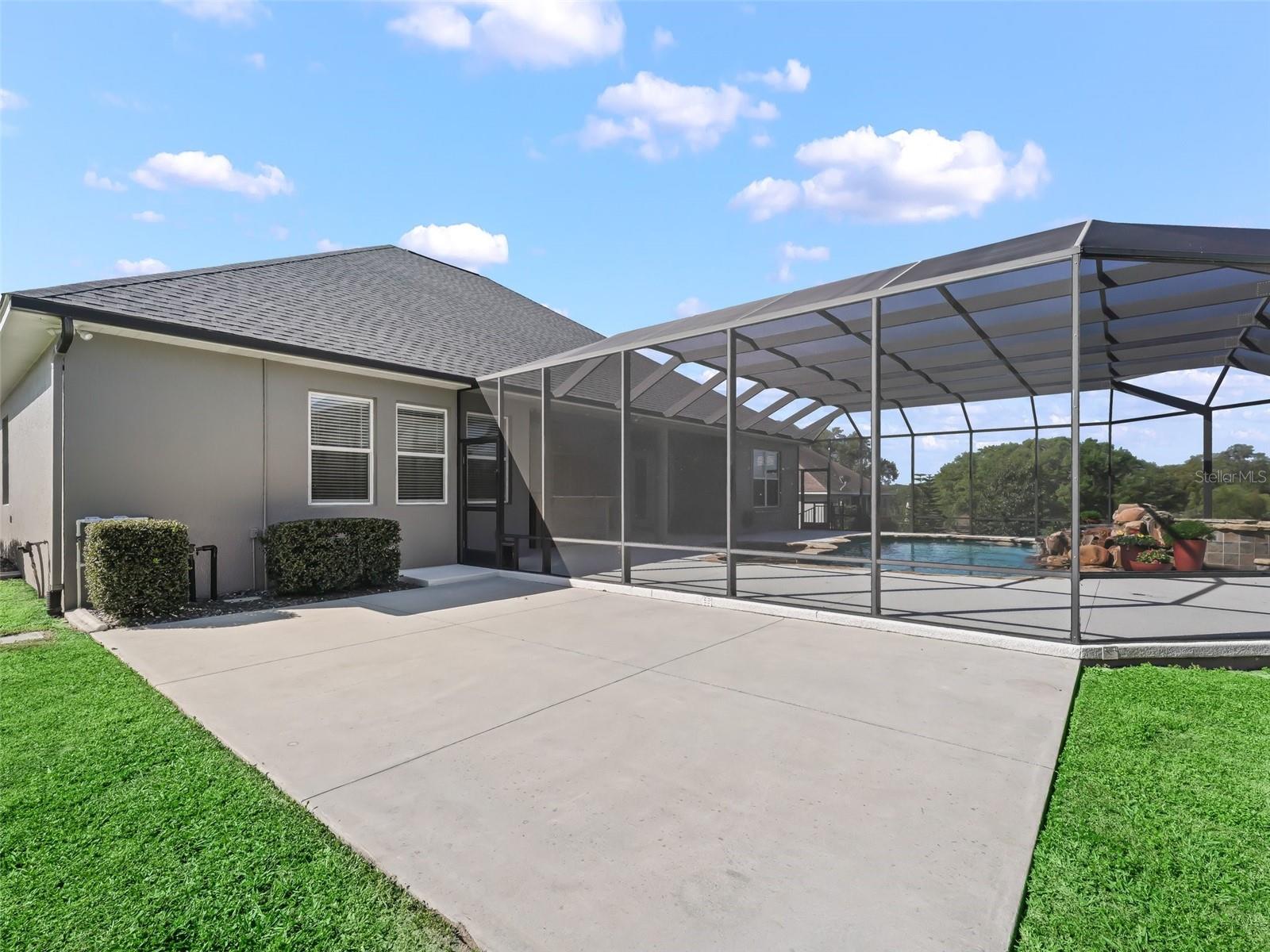 Image 18 of 71 For 13945 156th Lane