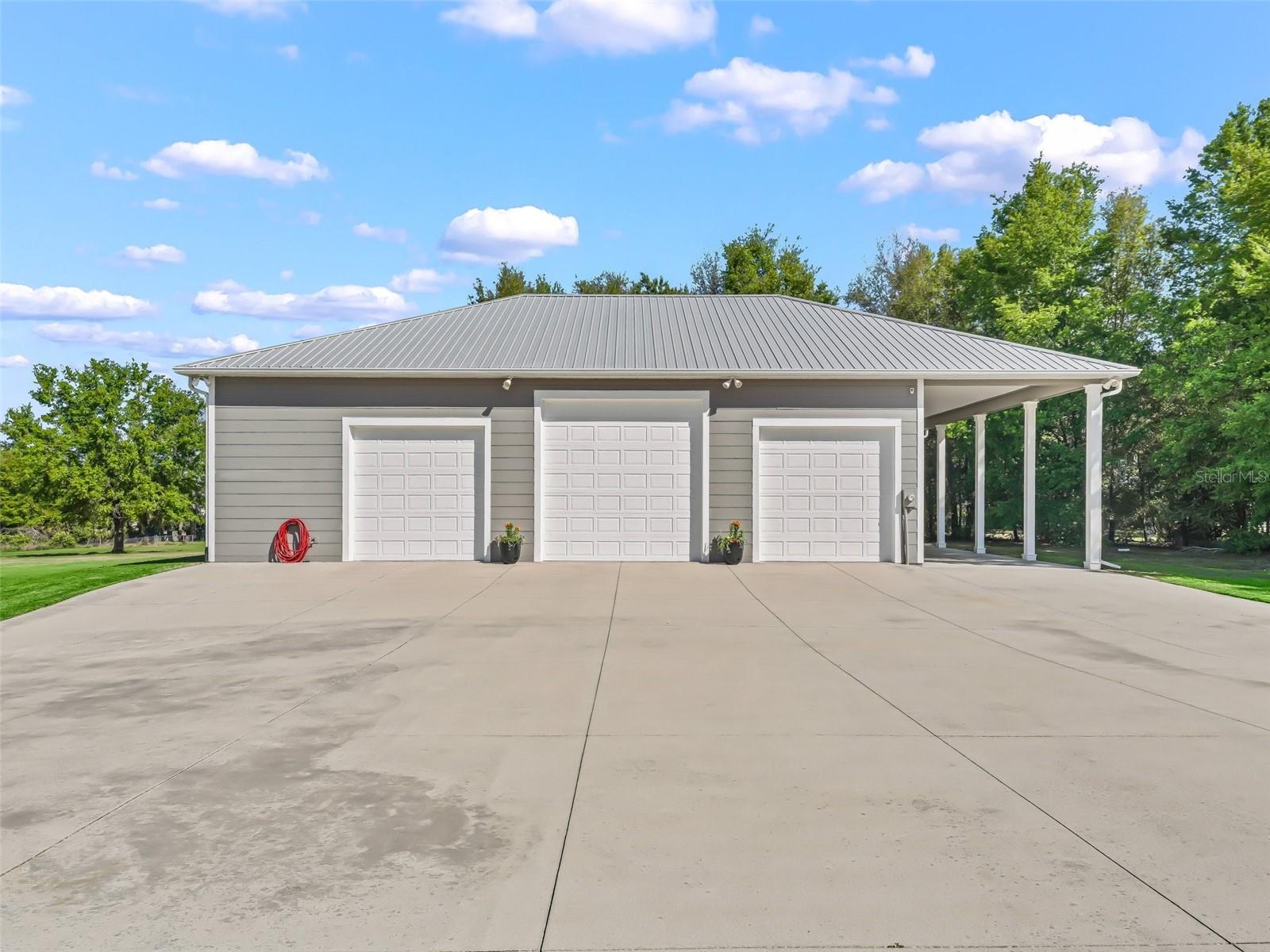 Image 22 of 71 For 13945 156th Lane