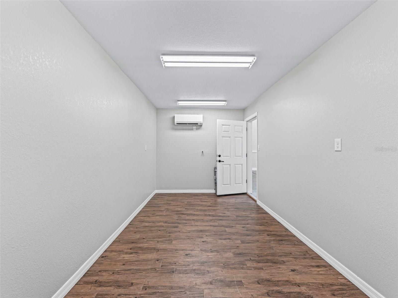 Image 26 of 71 For 13945 156th Lane