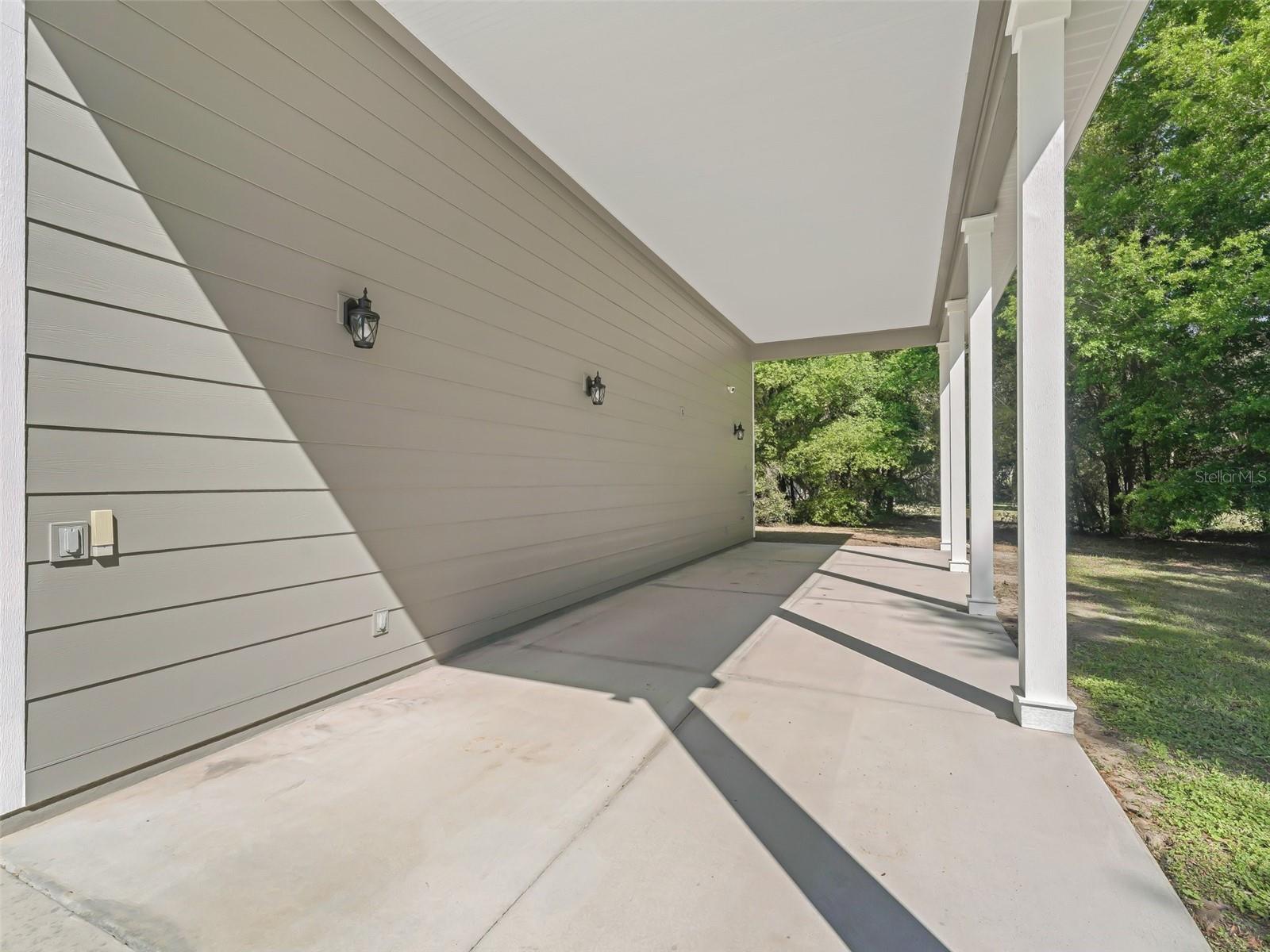 Image 27 of 71 For 13945 156th Lane