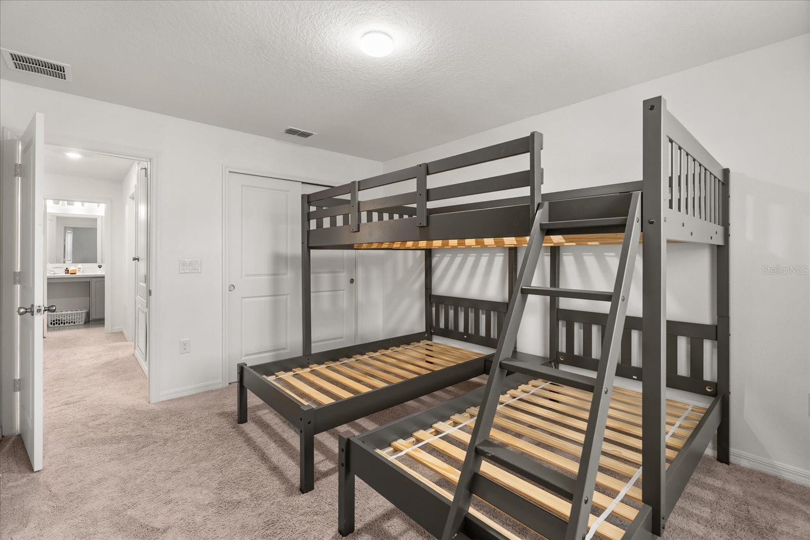 Image 17 of 23 For 1470 Geranium Drive