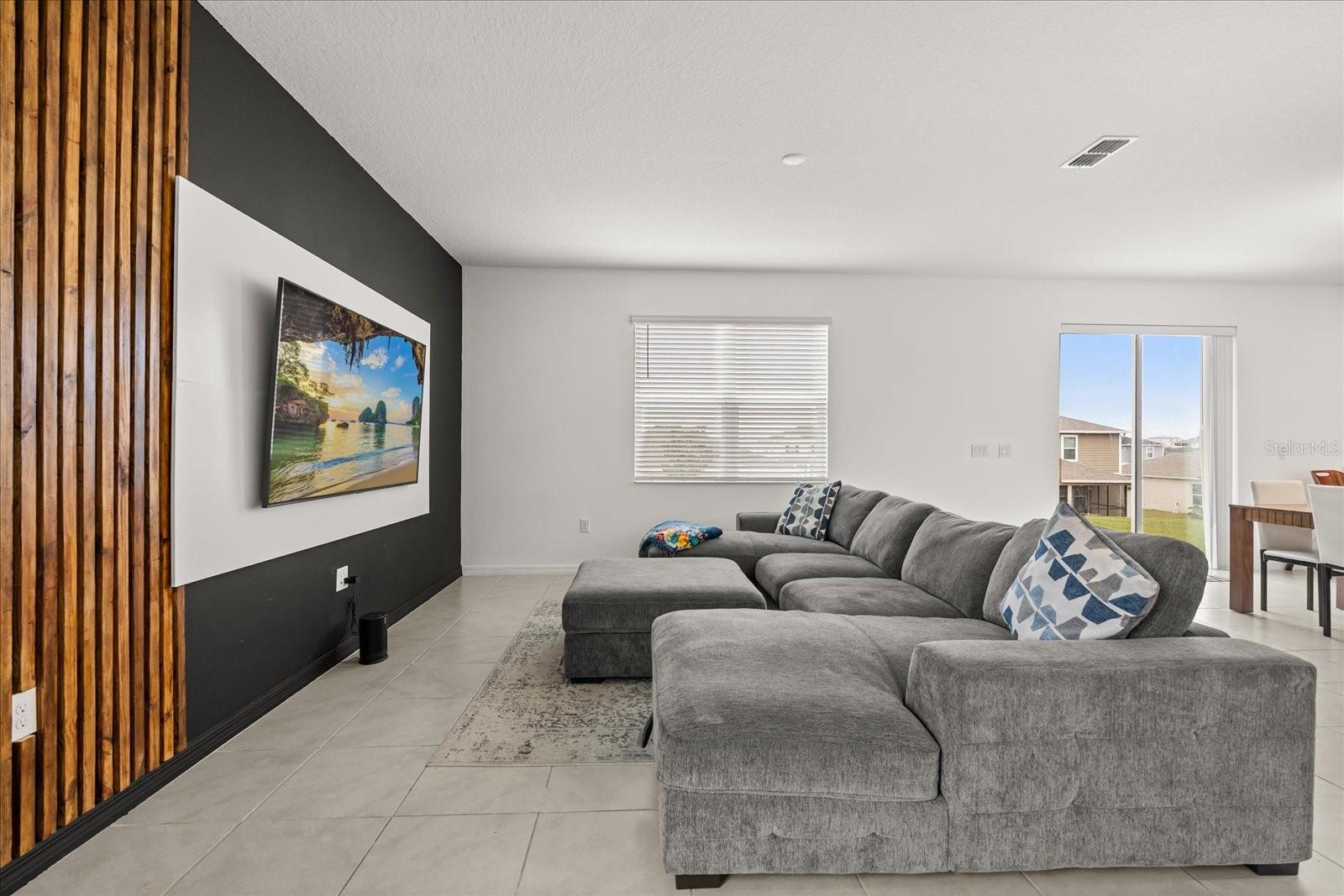 Image 3 of 23 For 1470 Geranium Drive