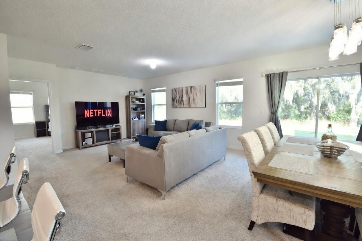 Image 11 of 39 For 6930 Silverado Ranch Boulevard