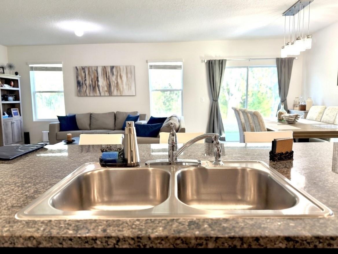 Image 24 of 39 For 6930 Silverado Ranch Boulevard