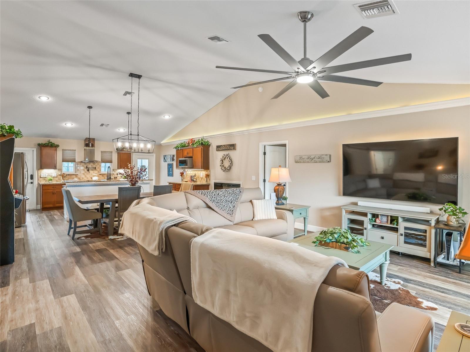 Image 8 of 82 For 6570 175th Court