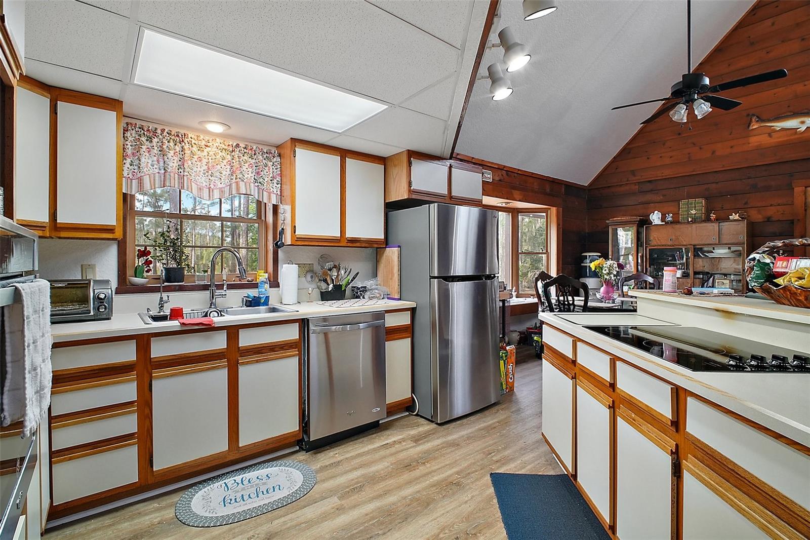 Image 14 of 33 For 41513 Aspen Street