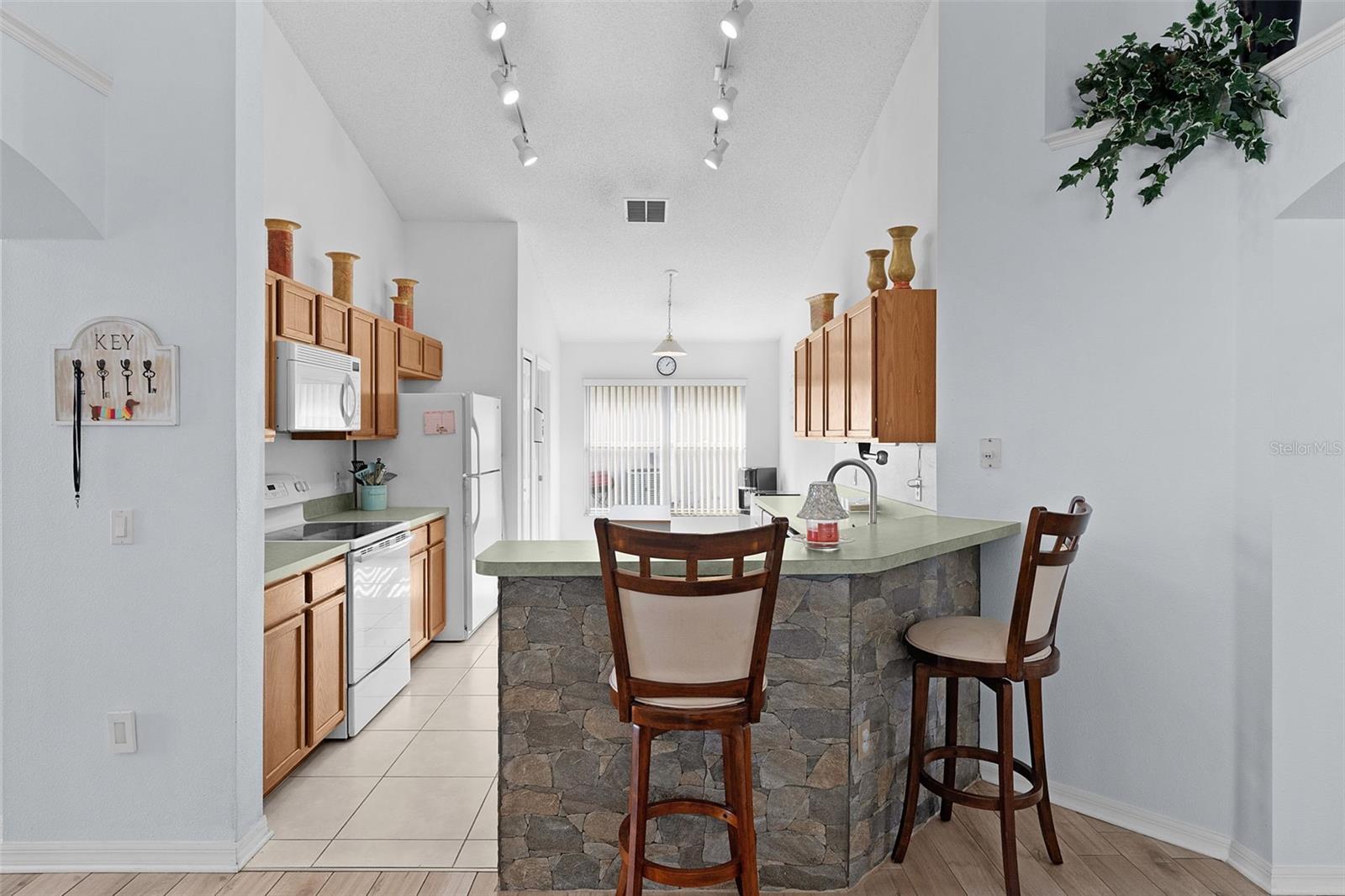 Image 10 of 54 For 713 Saddle Ridge Drive