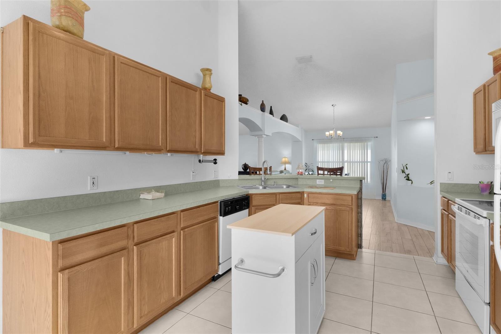 Image 13 of 54 For 713 Saddle Ridge Drive