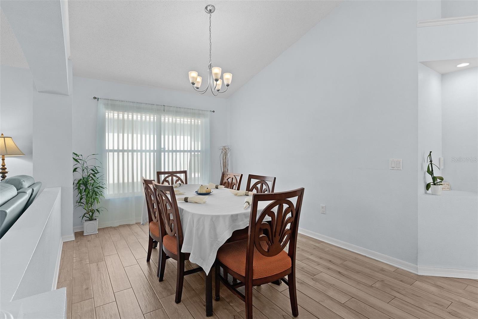 Image 15 of 54 For 713 Saddle Ridge Drive