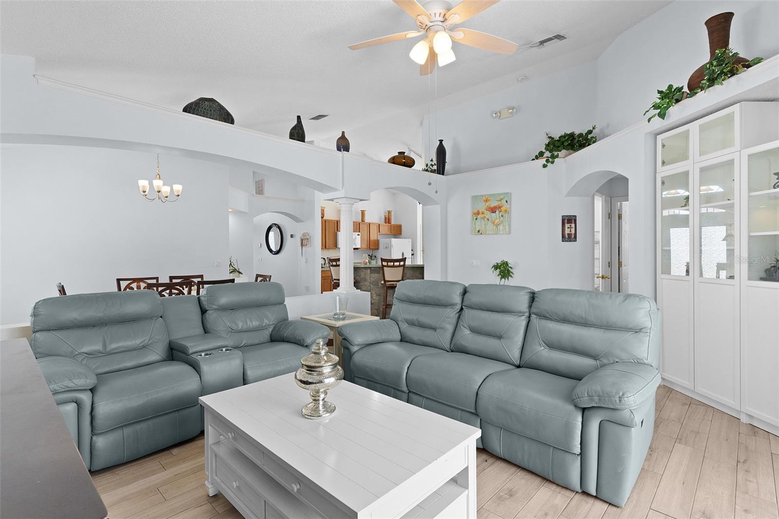 Image 18 of 54 For 713 Saddle Ridge Drive