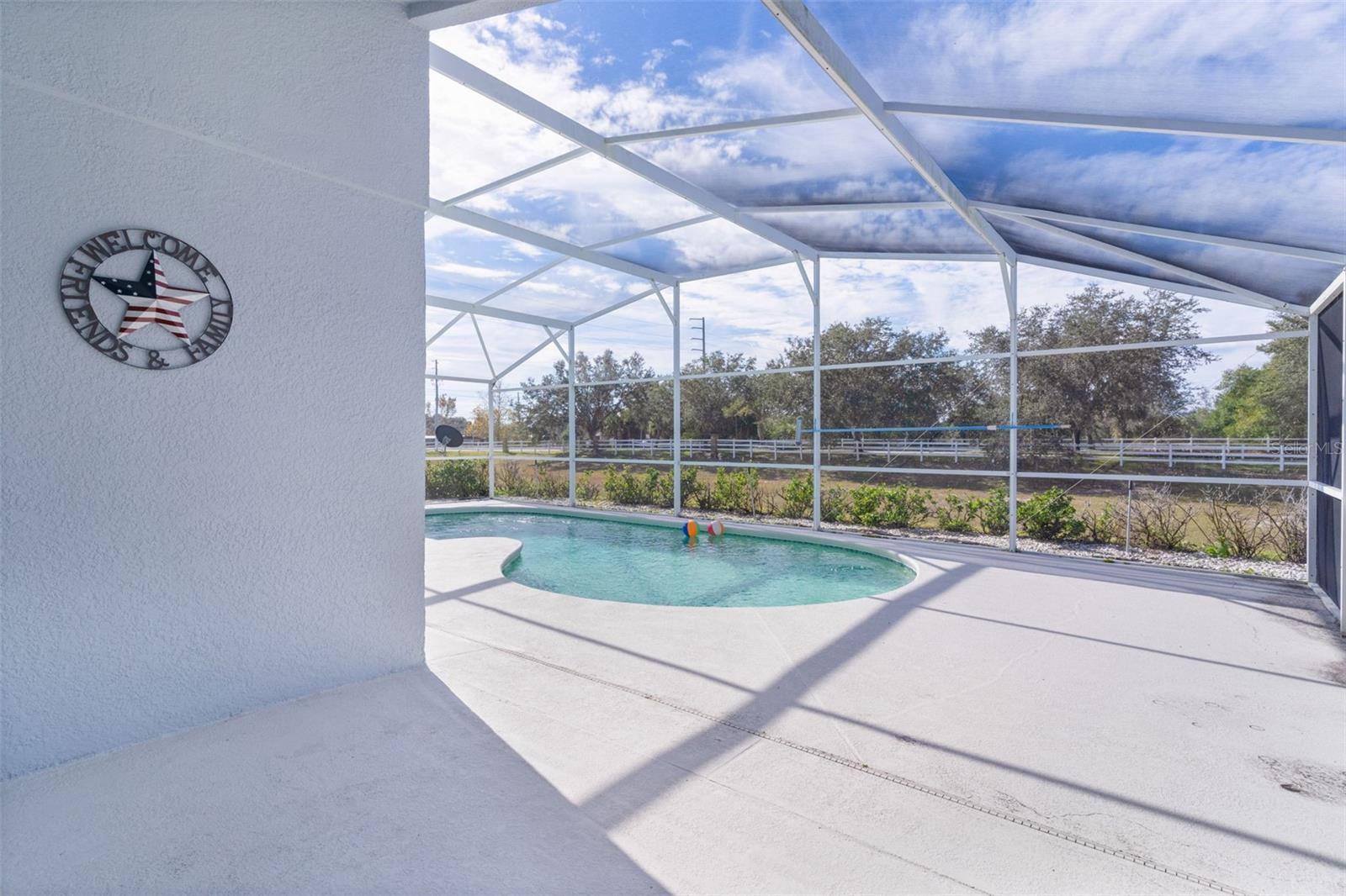 Image 39 of 54 For 713 Saddle Ridge Drive