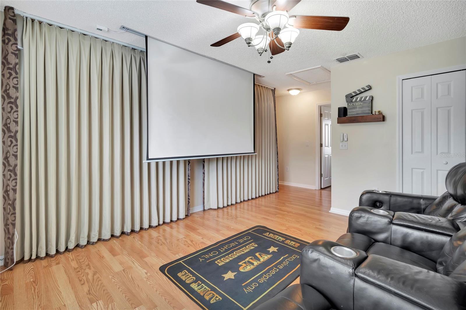 Image 31 of 49 For 16012 Lanesboro Court