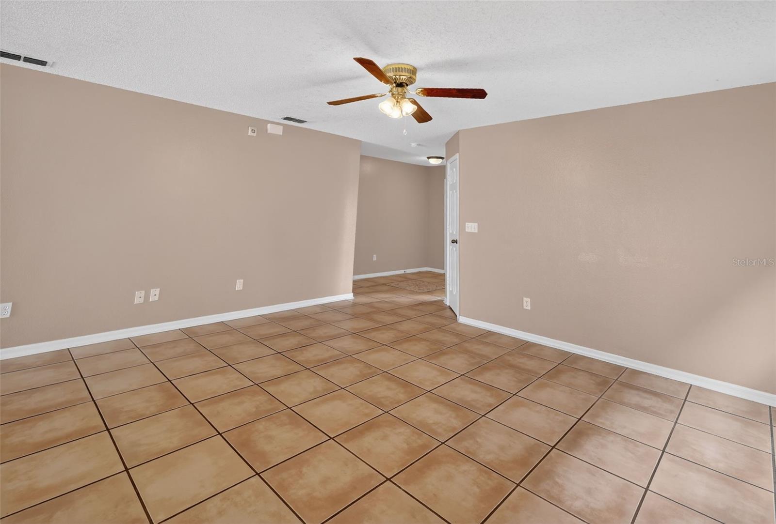 Image 13 of 36 For 12952 Los Alamitos