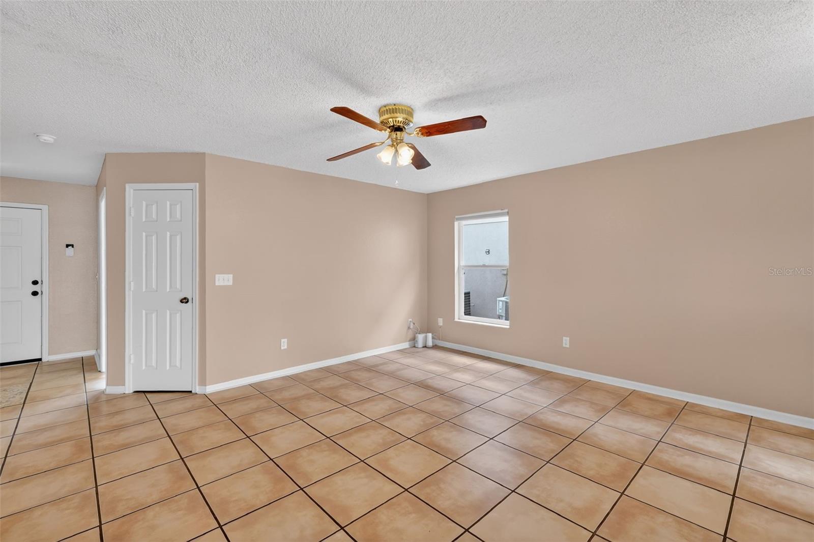 Image 14 of 36 For 12952 Los Alamitos