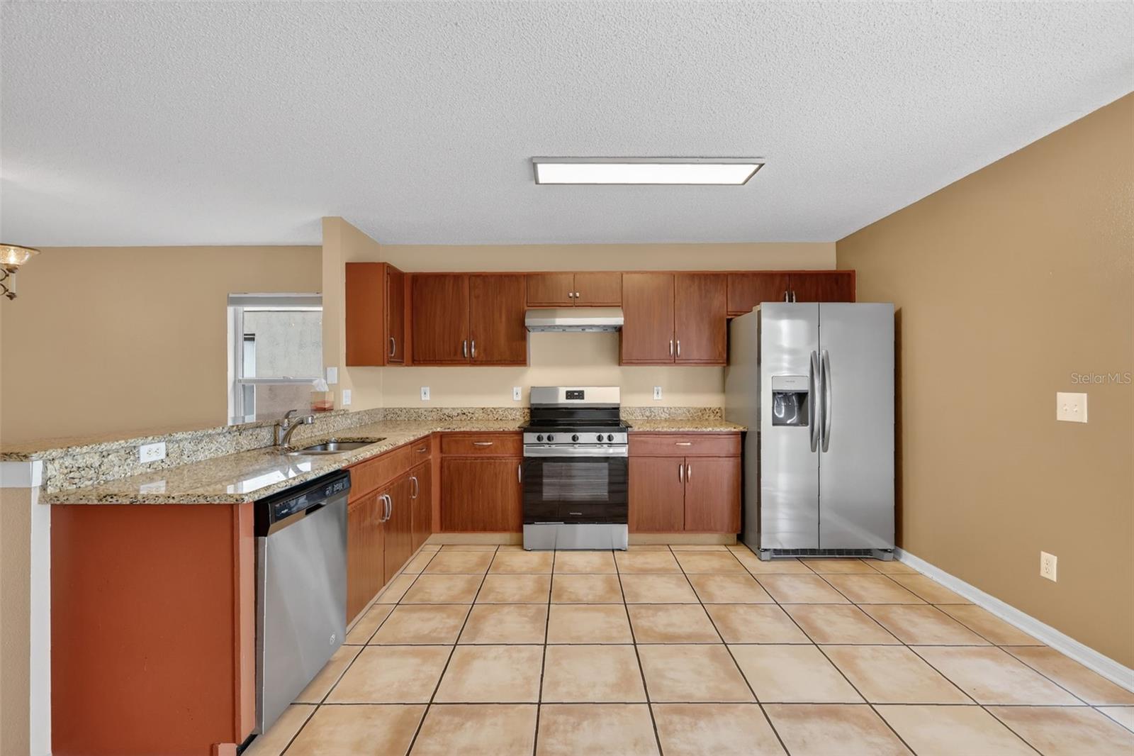 Image 17 of 36 For 12952 Los Alamitos