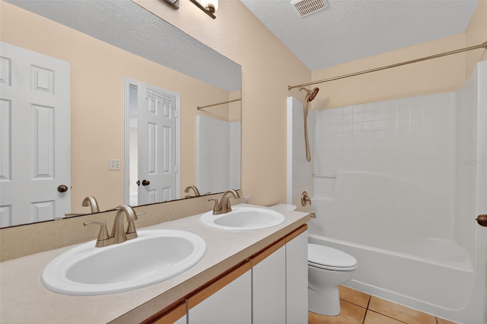 Image 24 of 36 For 12952 Los Alamitos