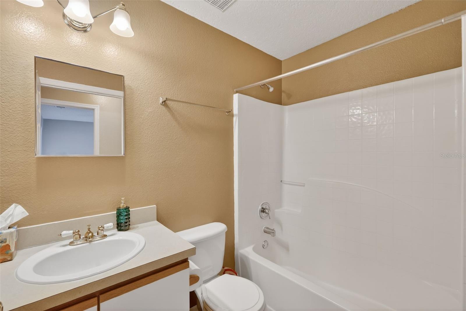 Image 27 of 36 For 12952 Los Alamitos