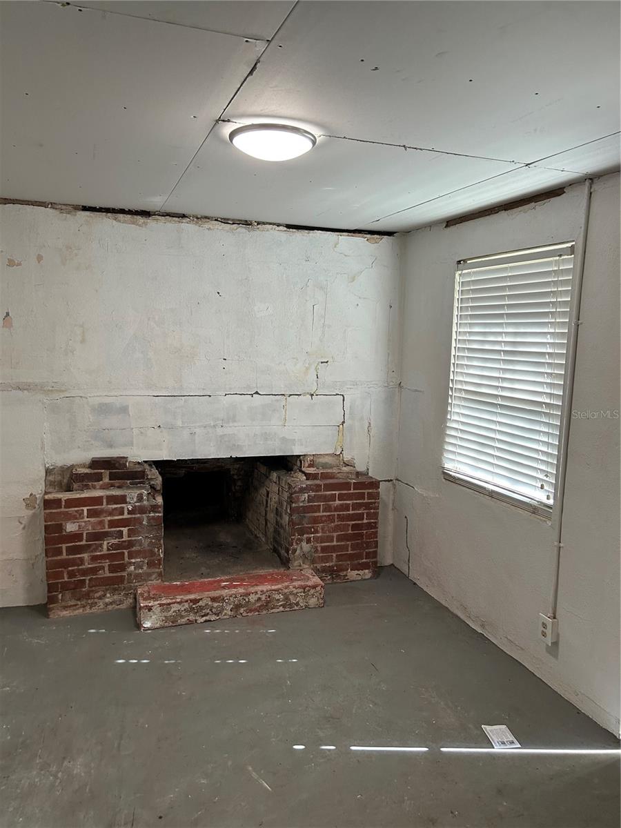 Image 6 of 28 For 20621 Highway 42