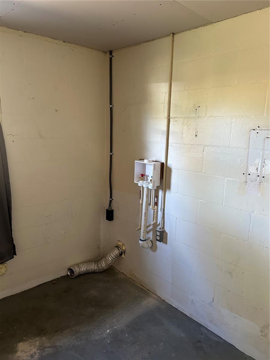 Image 9 of 28 For 20621 Highway 42