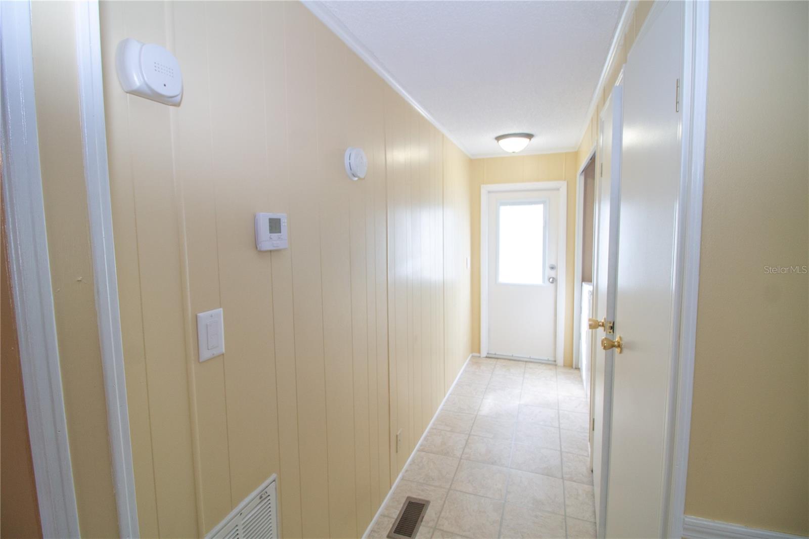 Image 17 of 34 For 1664 Elkhart Circle