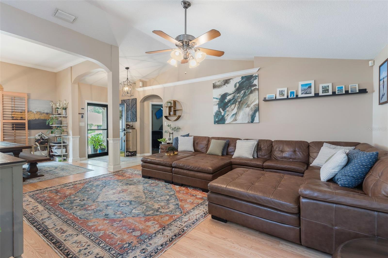 Image 10 of 35 For 1095 Club Hills Drive