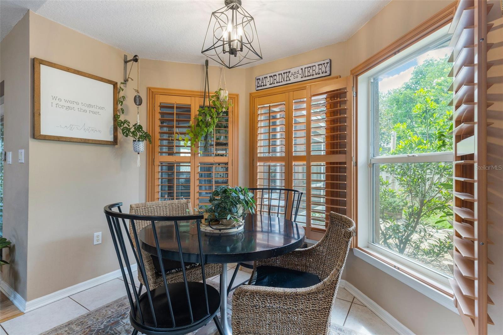 Image 11 of 35 For 1095 Club Hills Drive