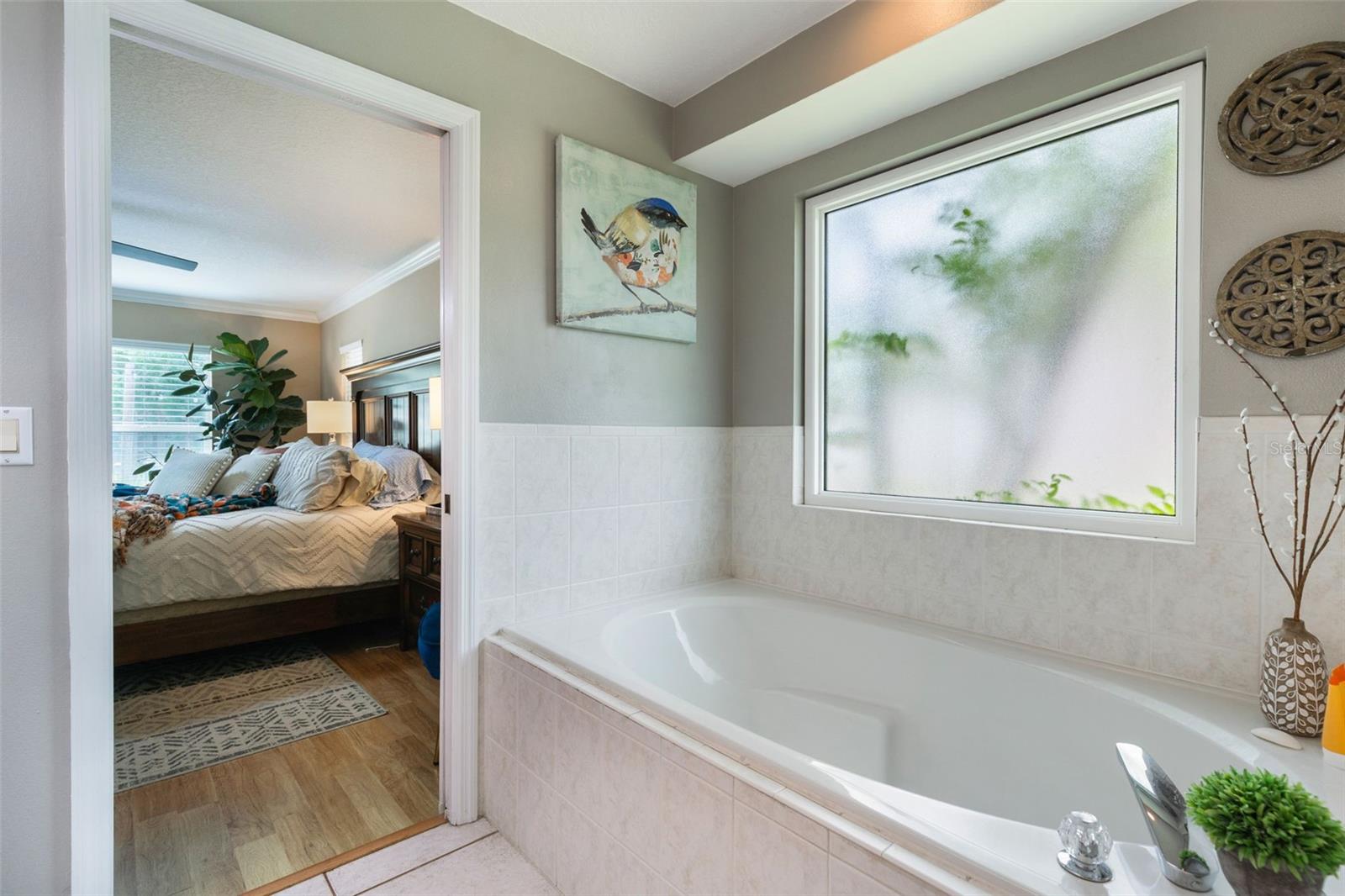 Image 26 of 35 For 1095 Club Hills Drive