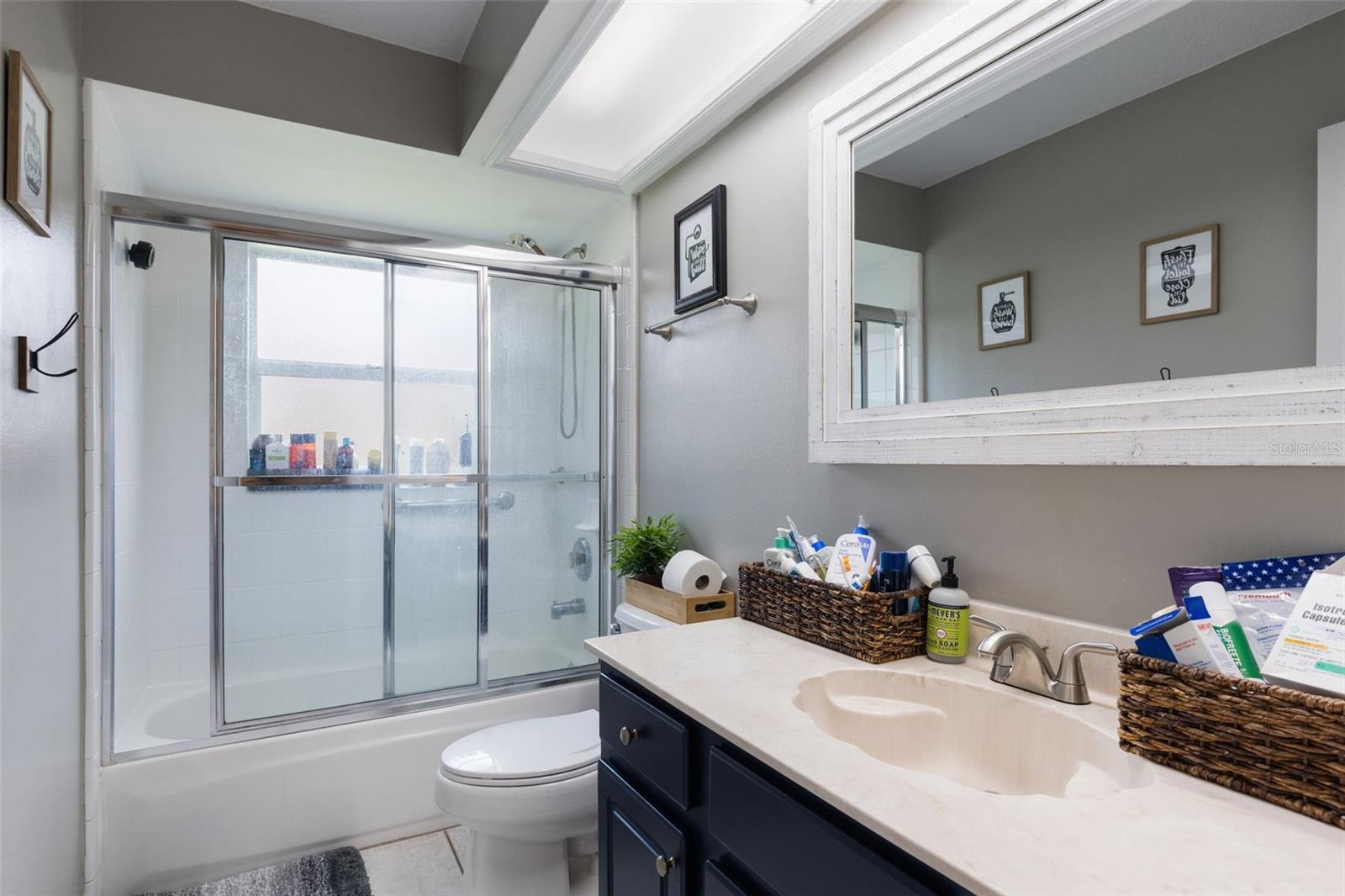 Image 27 of 35 For 1095 Club Hills Drive