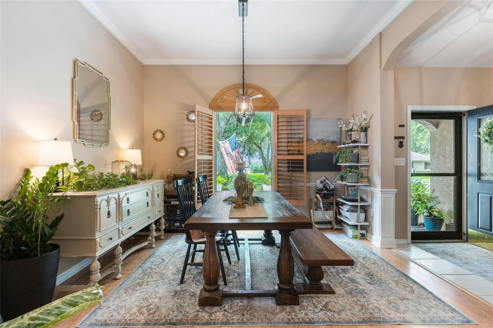 Image 4 of 35 For 1095 Club Hills Drive