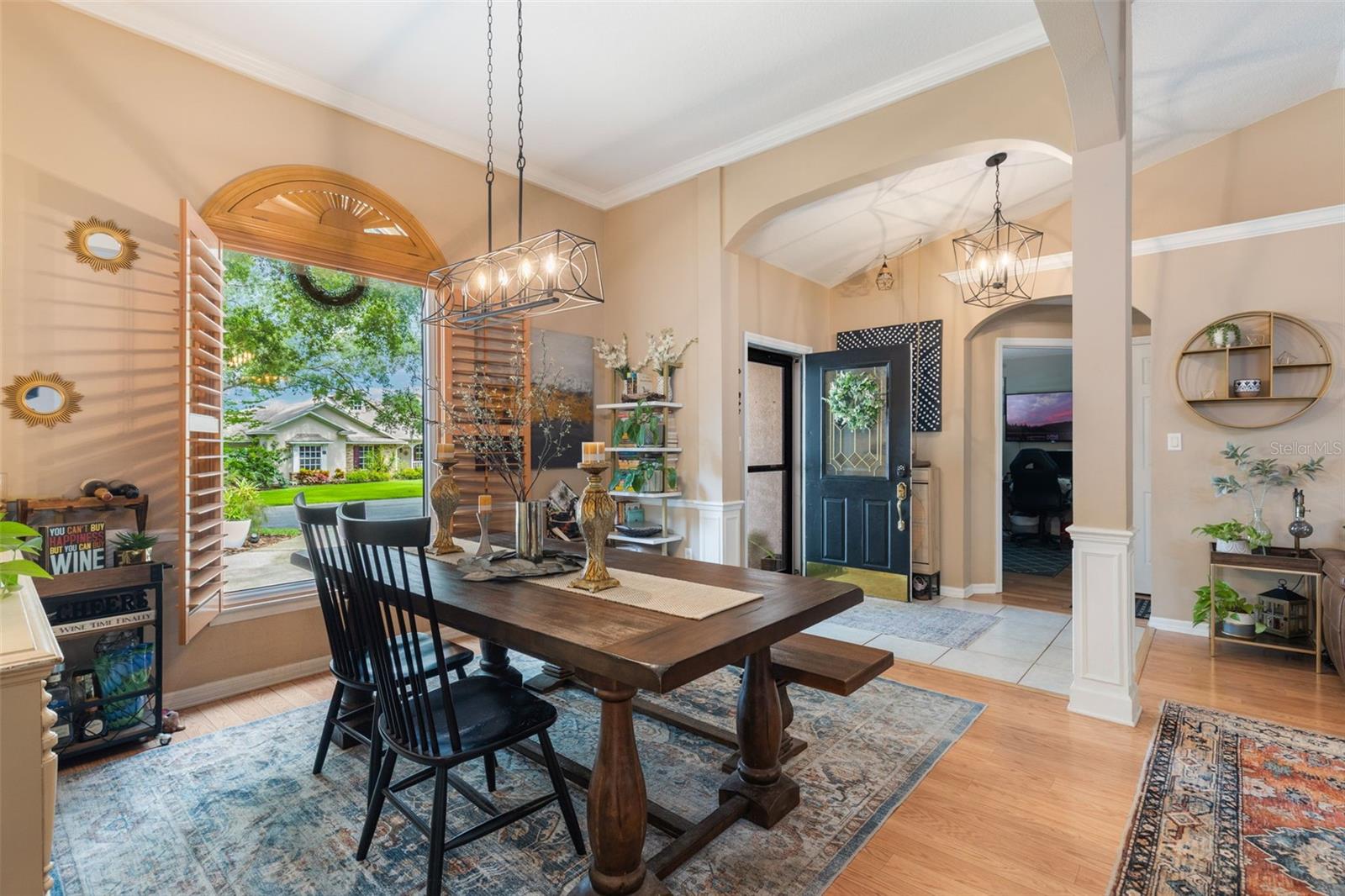 Image 5 of 35 For 1095 Club Hills Drive