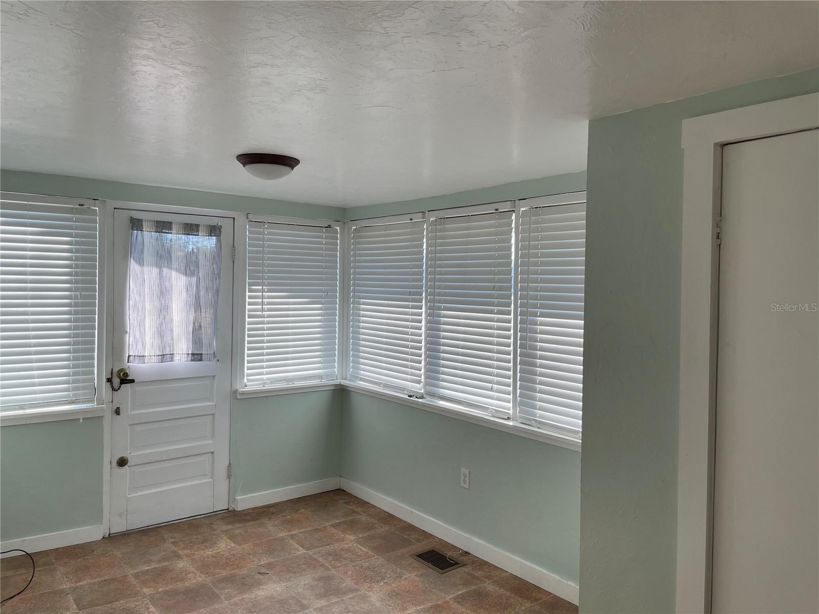 Image 24 of 32 For 13950 Highway 42