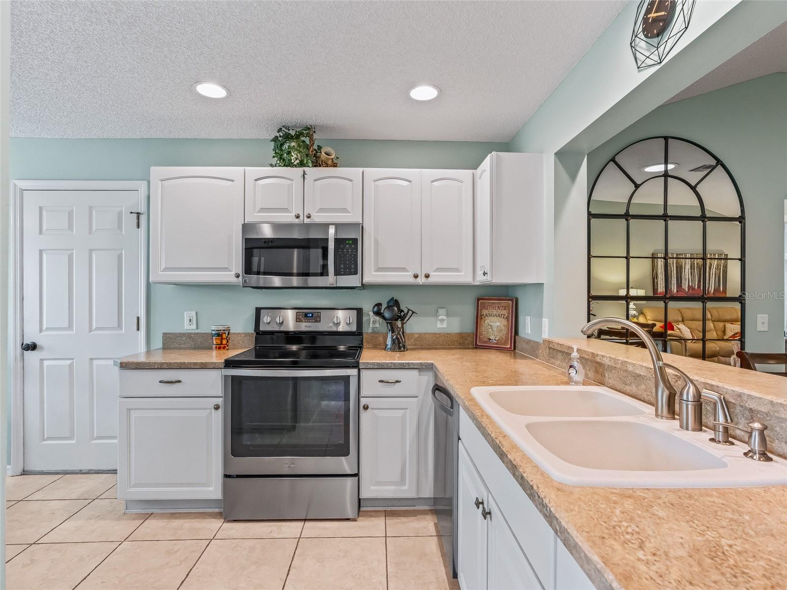 Image 15 of 51 For 2220 Margarita Drive