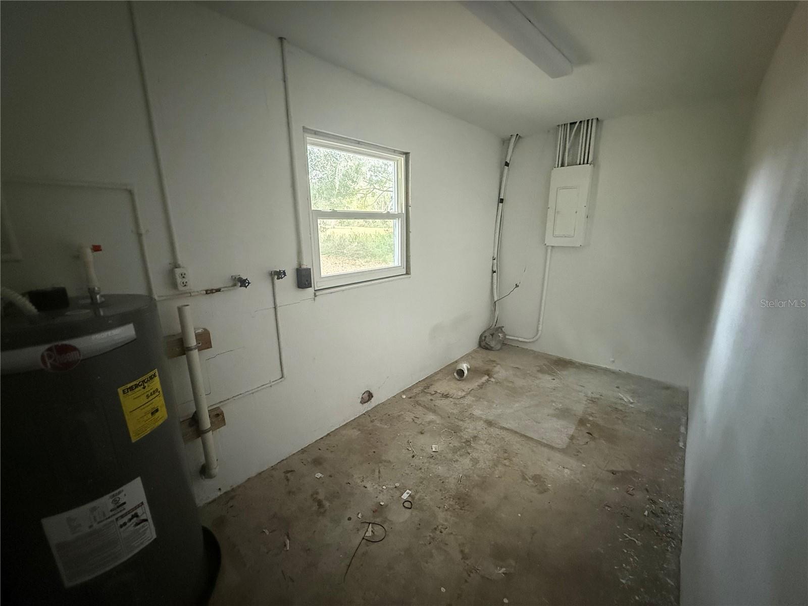 Image 17 of 22 For 859 Cr 541  