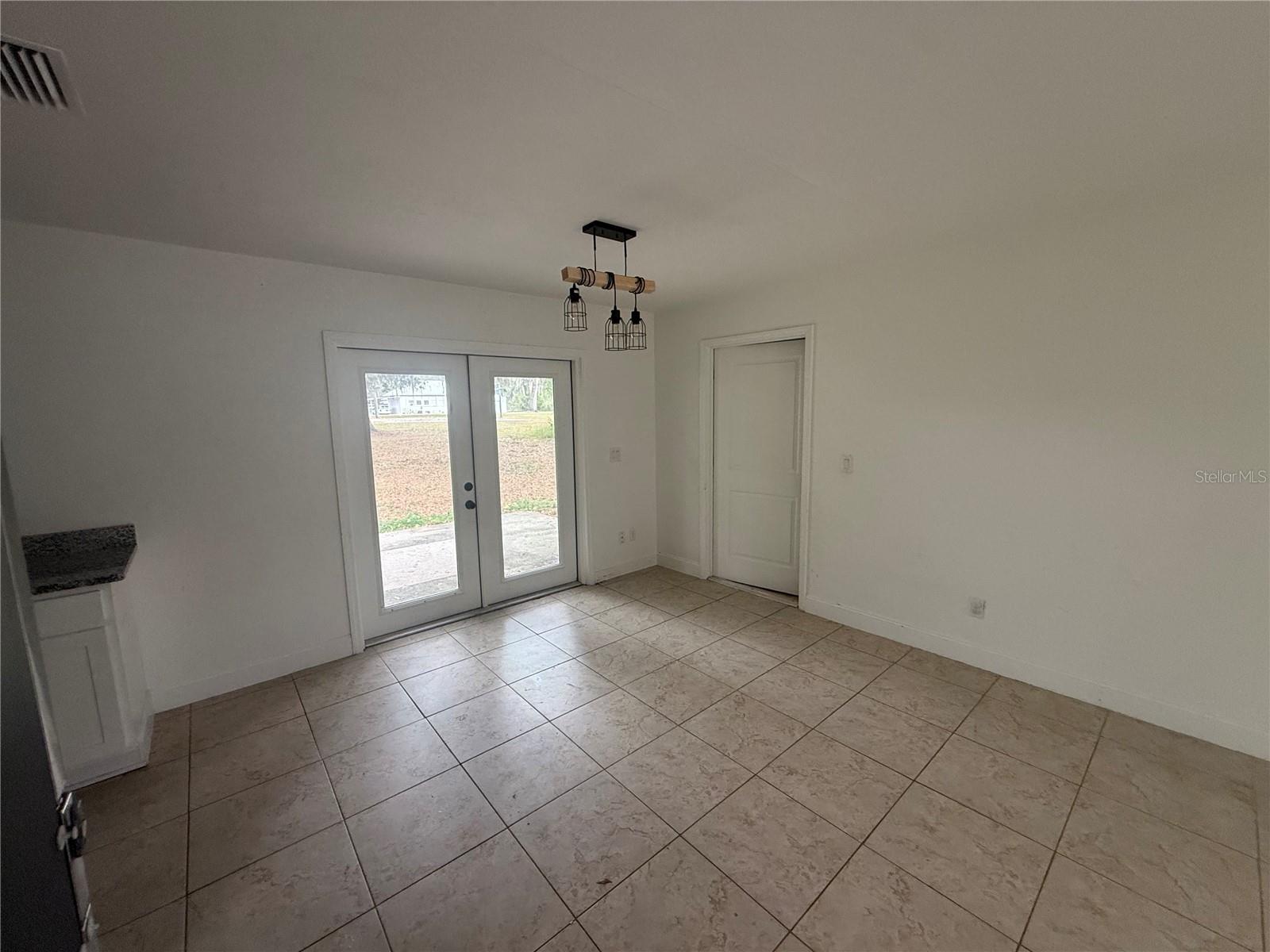 Image 6 of 22 For 859 Cr 541  