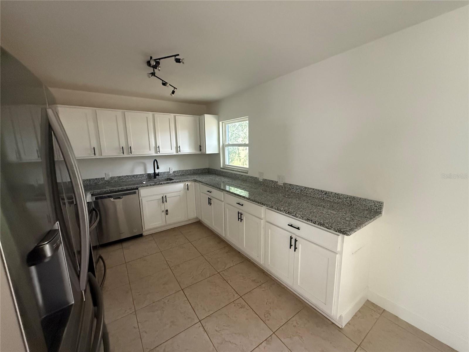 Image 8 of 22 For 859 Cr 541  