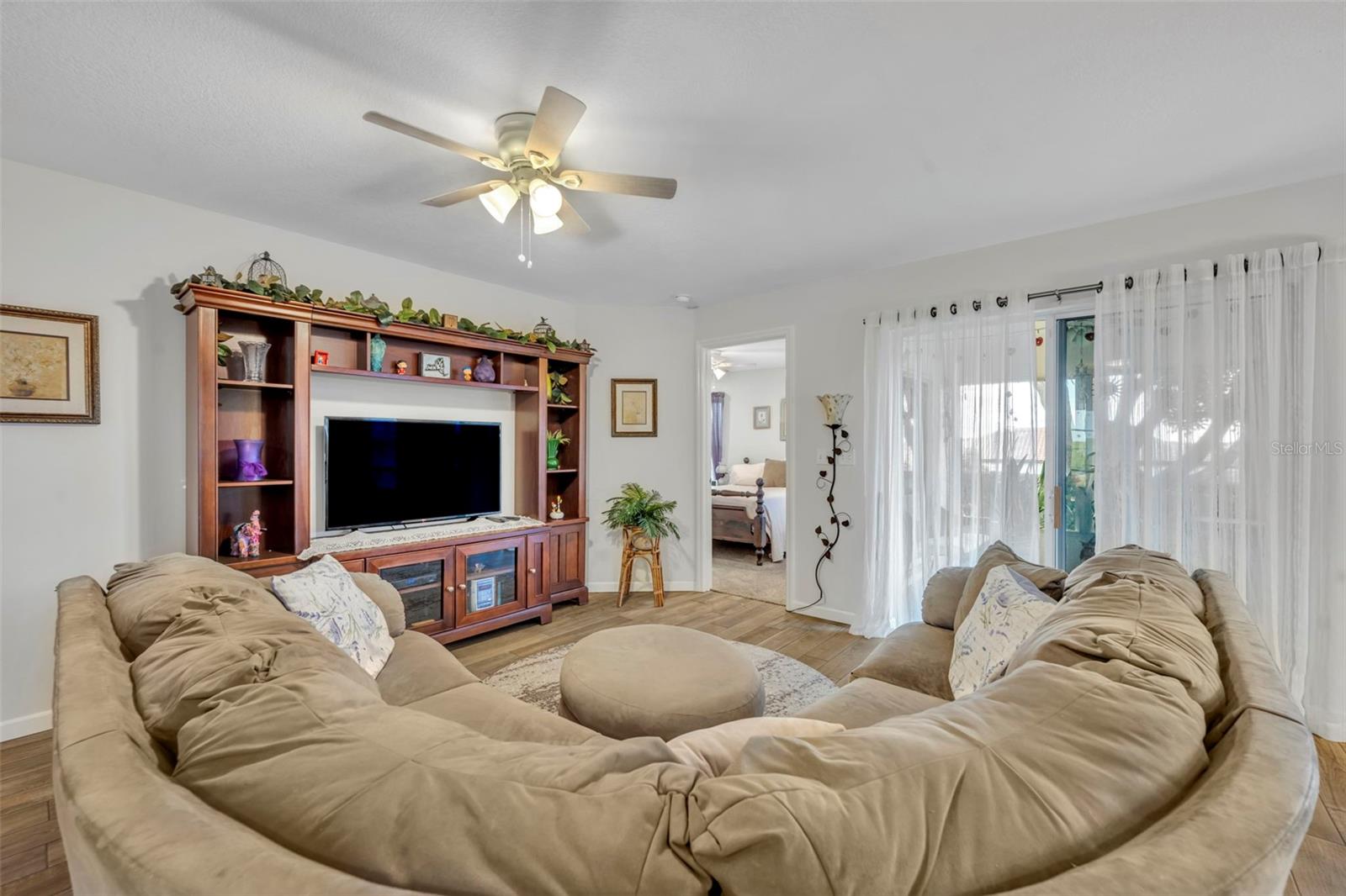 Image 6 of 29 For 3534 Rollingbrook Street