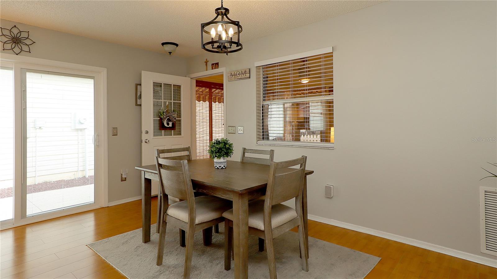 Image 10 of 36 For 1952 Montrose Court