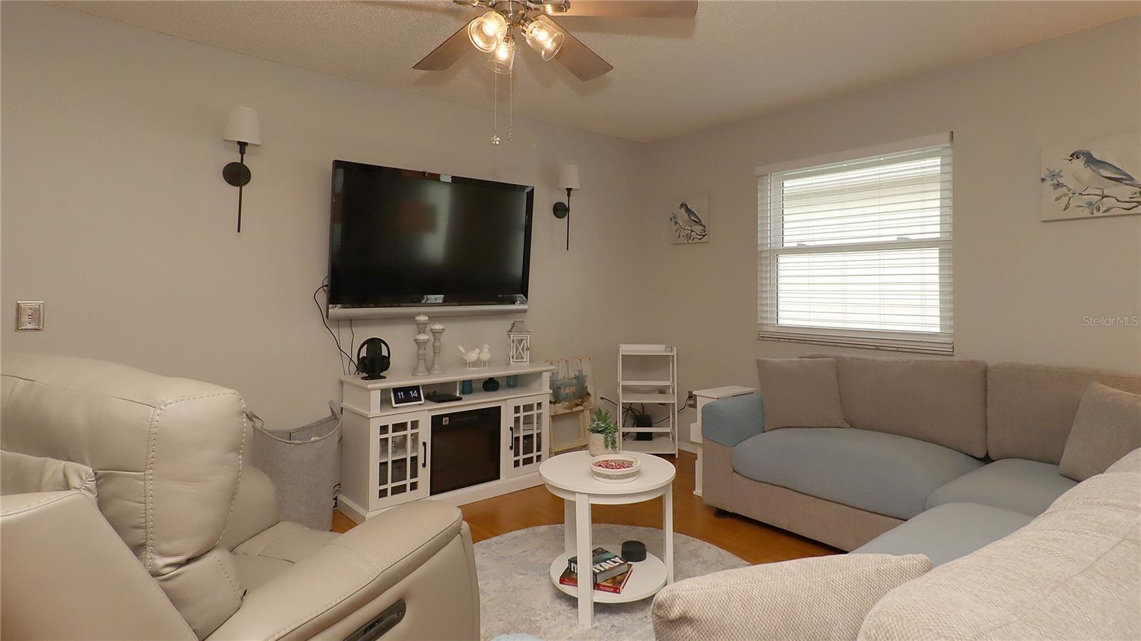 Image 12 of 36 For 1952 Montrose Court