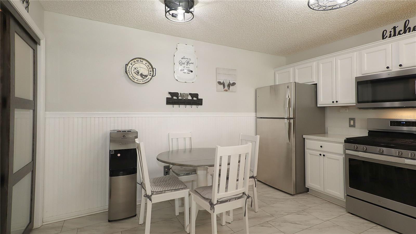 Image 17 of 36 For 1952 Montrose Court