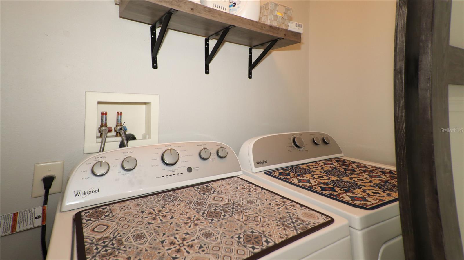 Image 20 of 36 For 1952 Montrose Court