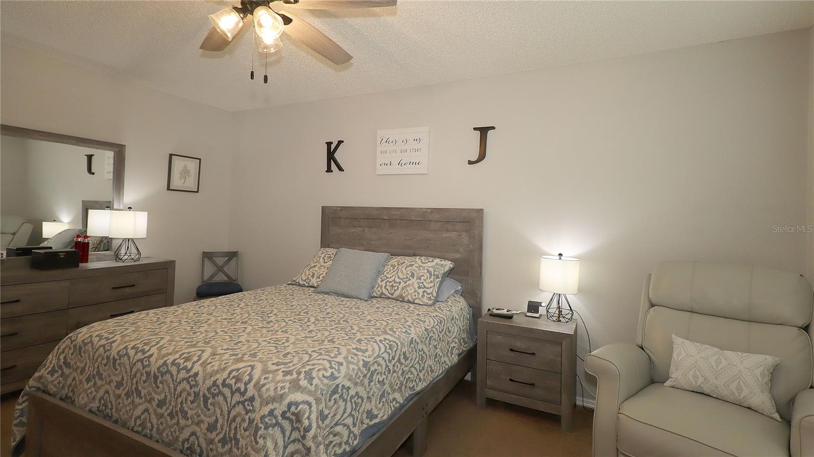 Image 24 of 36 For 1952 Montrose Court