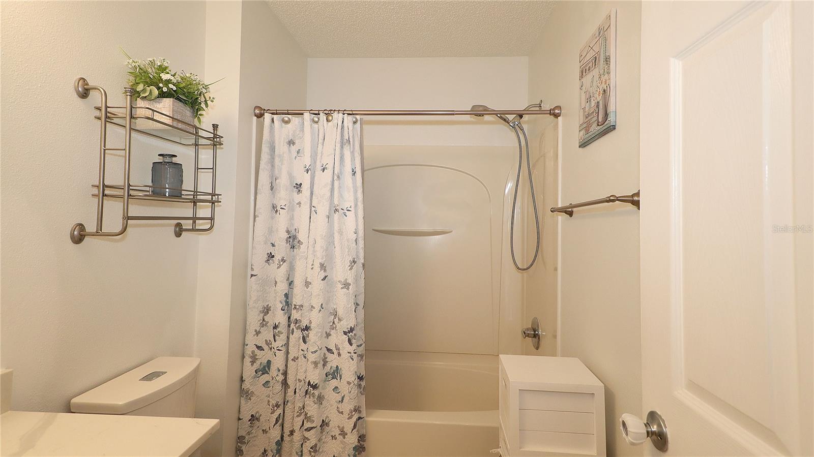 Image 33 of 36 For 1952 Montrose Court