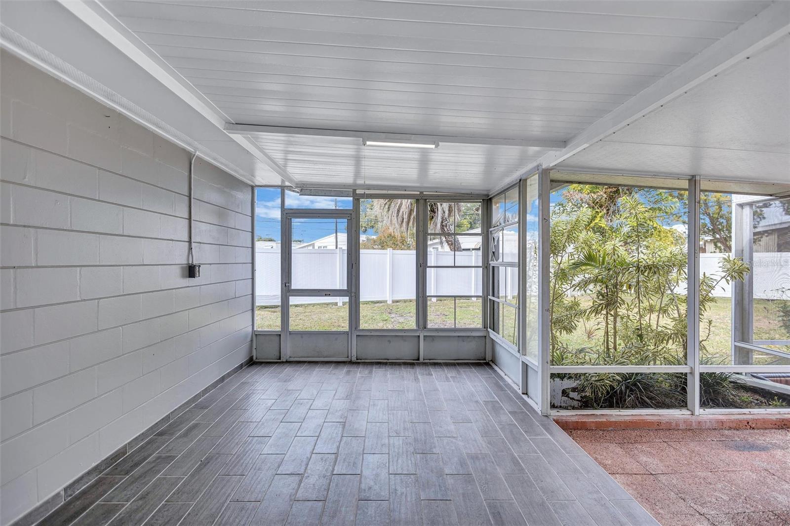 Image 28 of 38 For 2544 Burnice Drive