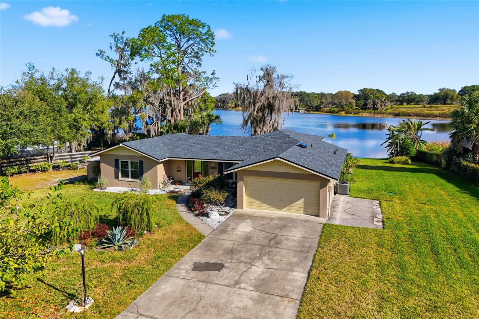 Details for 40700 Long Island Drive, UMATILLA, FL 32784