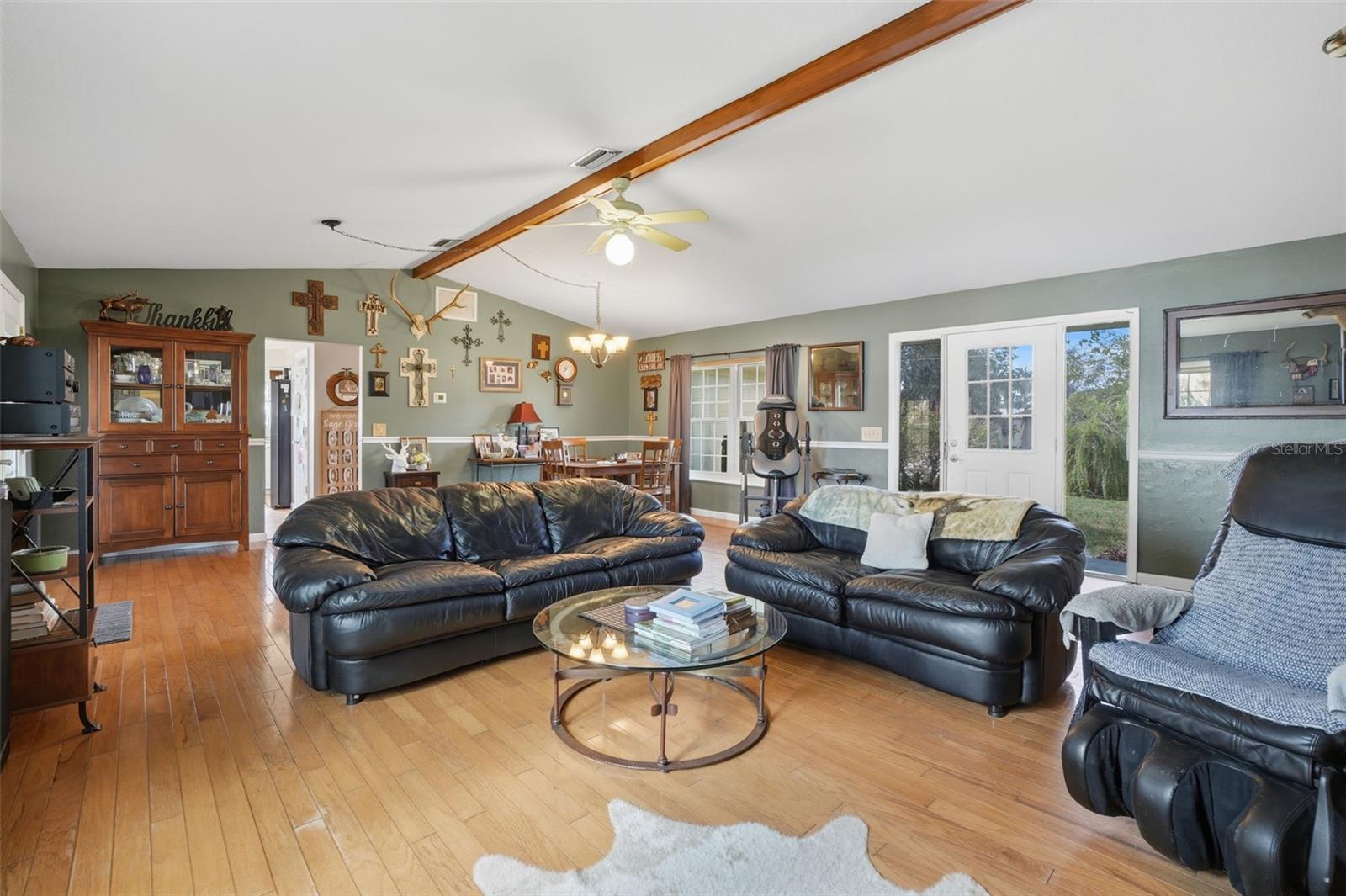 Image 10 of 45 For 40700 Long Island Drive