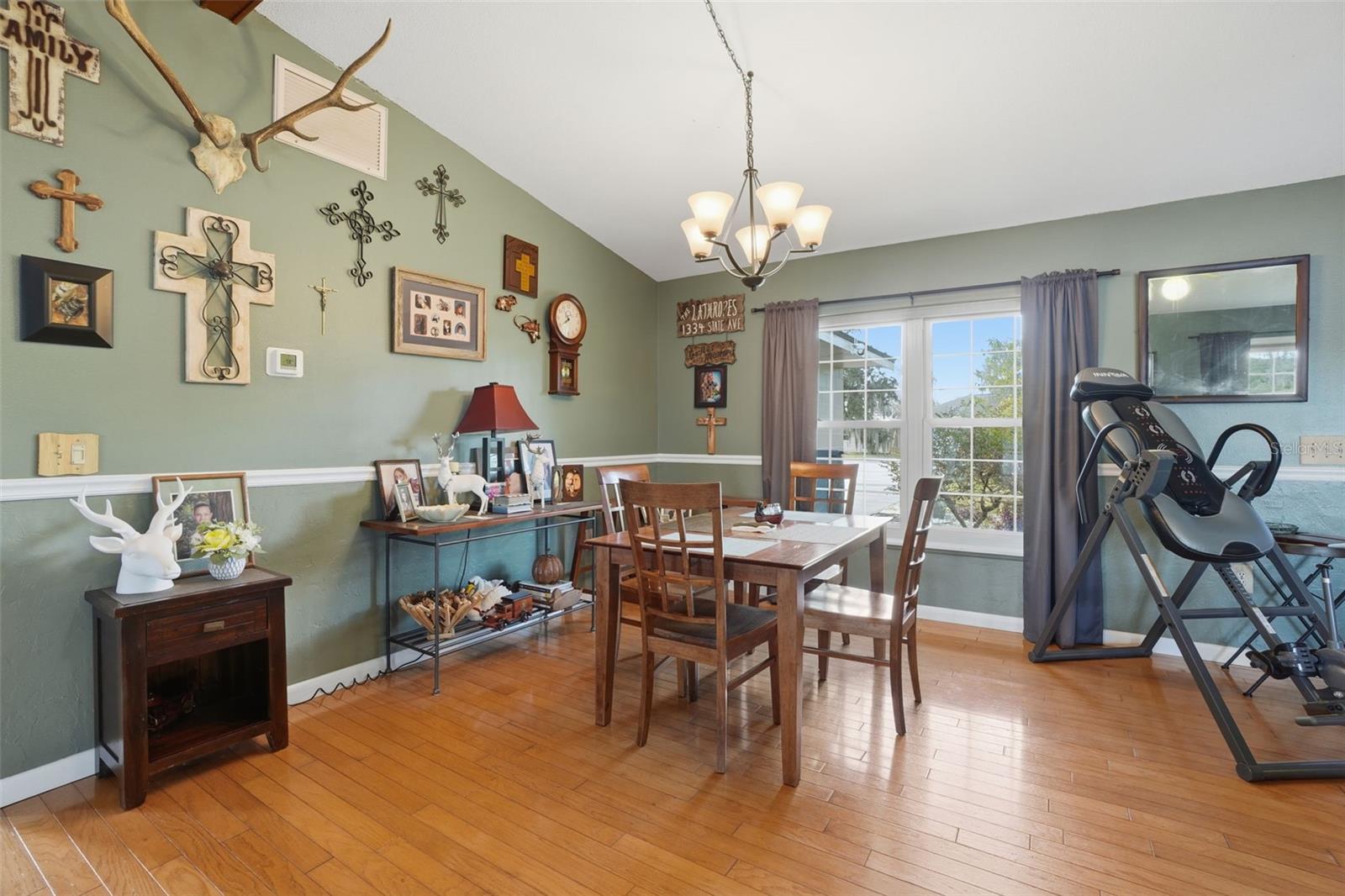 Image 12 of 45 For 40700 Long Island Drive