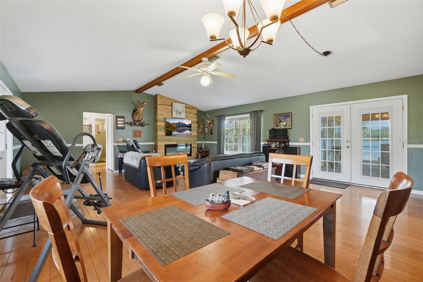 Image 13 of 45 For 40700 Long Island Drive