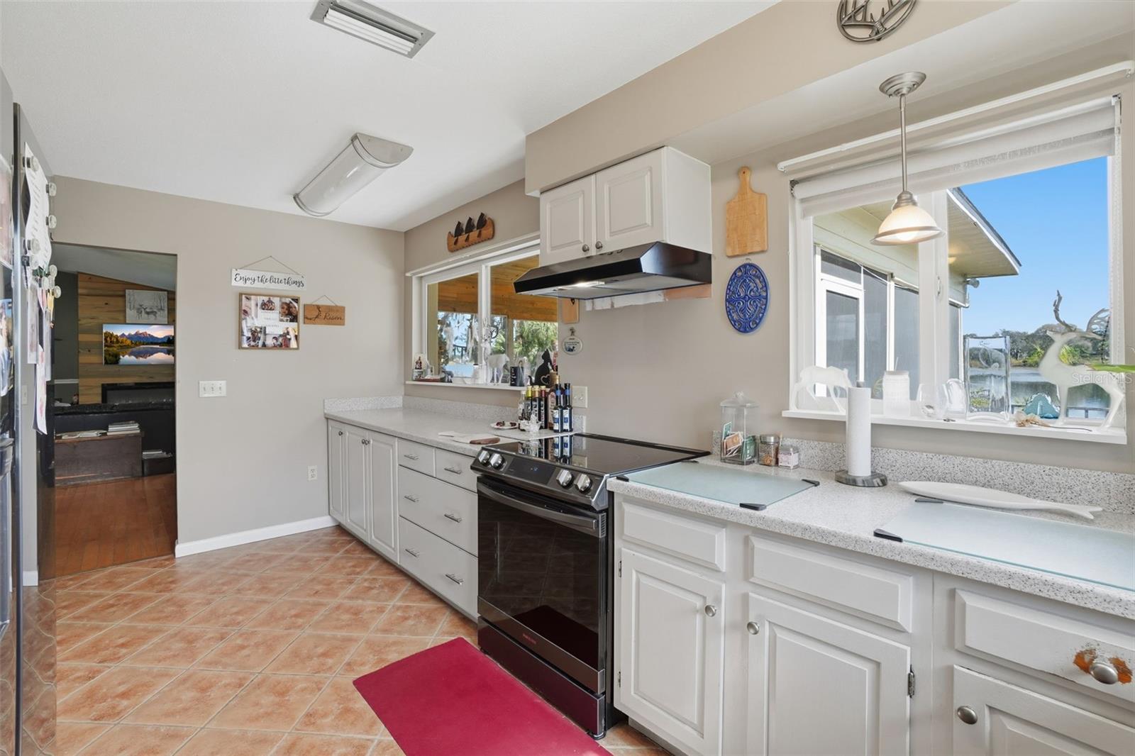 Image 17 of 45 For 40700 Long Island Drive