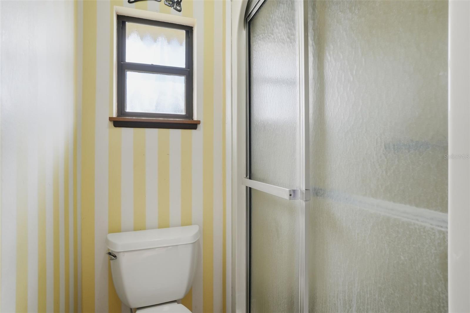 Image 26 of 45 For 40700 Long Island Drive